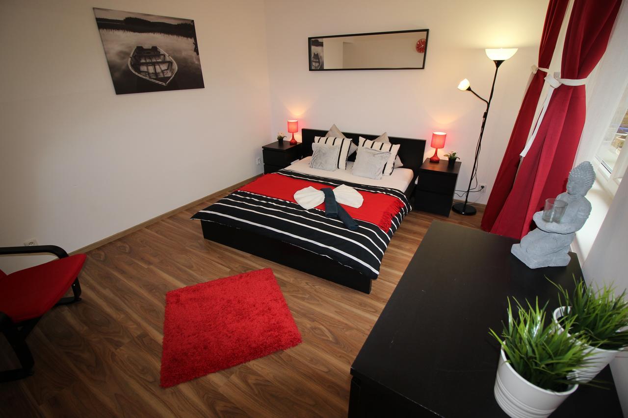 Smart City Prague Apartment Eksteriør billede